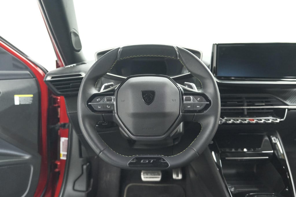 Peugeot 2008 puretech 130 eat8 gt | 360 camera | dodehoekdetectie | navigat