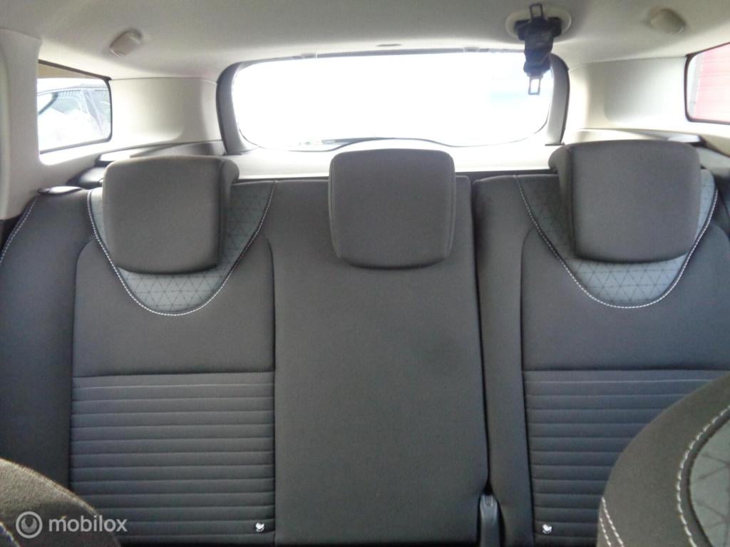 Renault Clio estate 0.9 tce dynamique/navigatie/lm velgen/airco/key less/pd