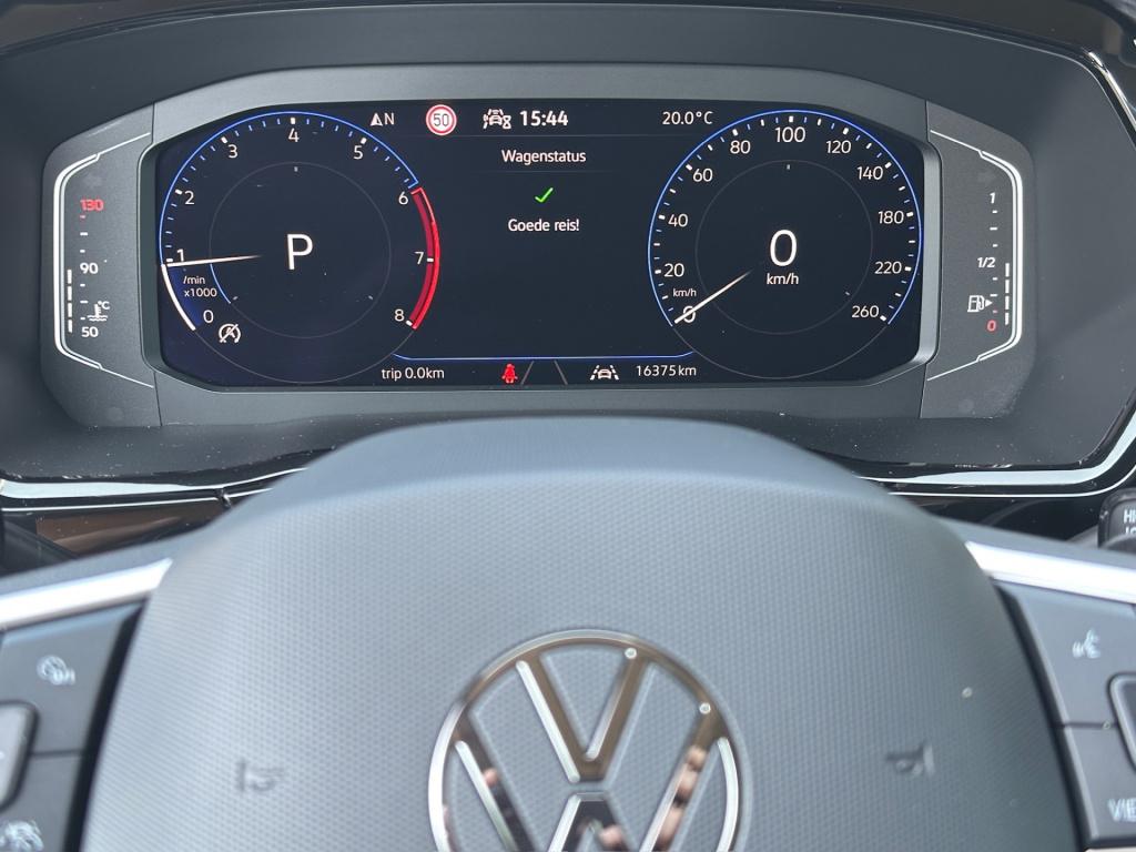 Volkswagen Touran 1.5 tsi 150pk dsg r-line highline | led | trekhaak | dode