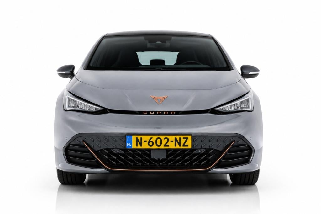 Cupra Born business one 62 kwh soh 93.2% | stoelverwarming | camera | nap |