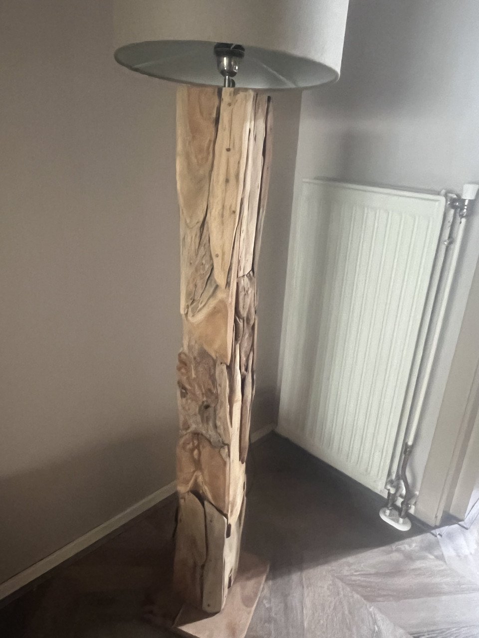 Mooie teakhout vloerlamp