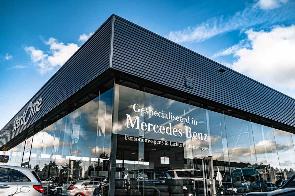 Land Rover Range Rover 2.0 p200 awd r-dynamic hse l panoramadak l meridian 
