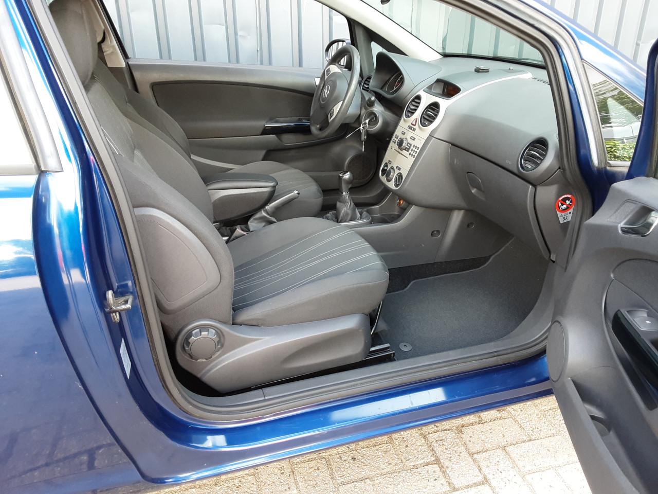 Opel Corsa 1.2-16V Enjoy 1e eigenaar