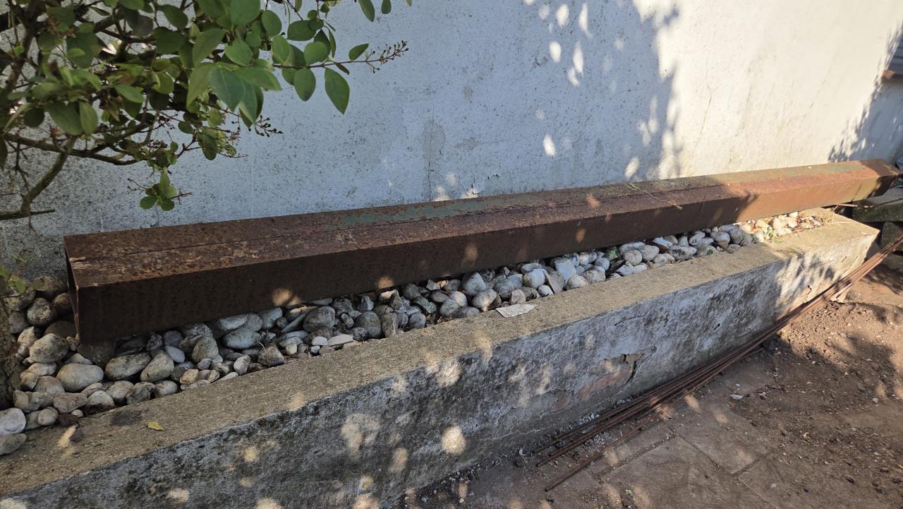 Ijzeren balk, 3 meter lang, 11x12 cm
