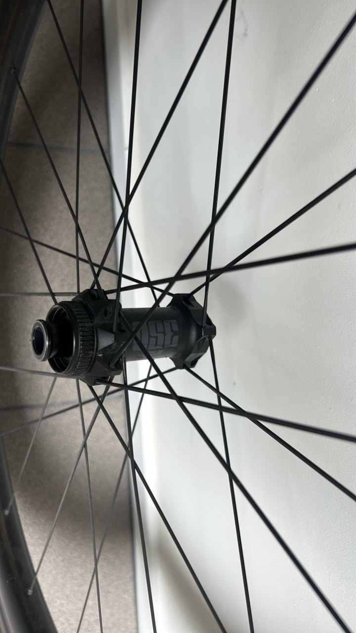 Disc FFWD F6 Carbon racewielen met keramische lagers