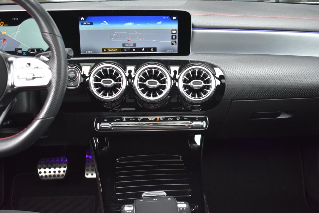 Mercedes-Benz Cla shooting brake 200 amg night | sfeerverlichting | panoram
