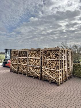 Pallet eiken haardhout 1,8 kuub🪵🔥