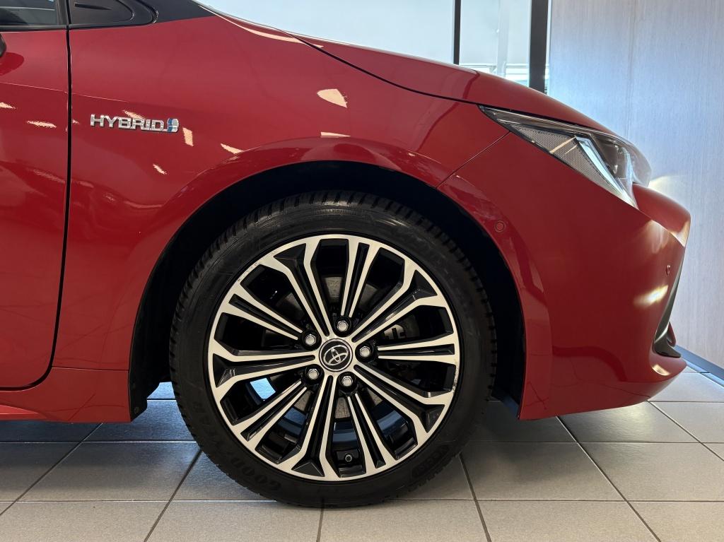 Toyota Corolla 2.0 180pk hybrid style limited | stuur+ stoel.verw | camera|