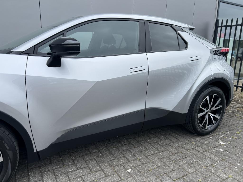 Toyota C-hr 1.8 hybrid 140 dyn