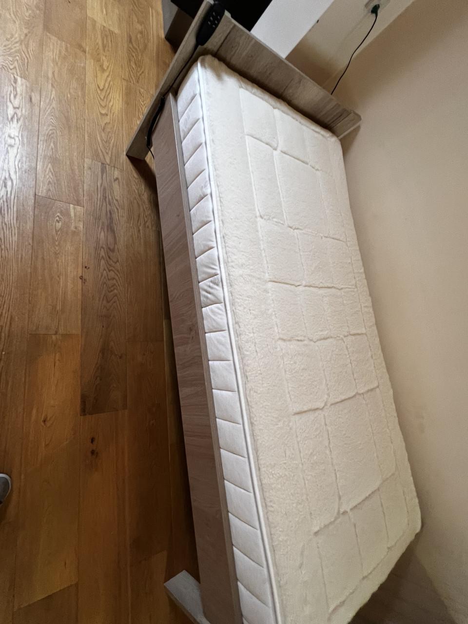 Seniorenbed als nieuw electrisch verstelbaar