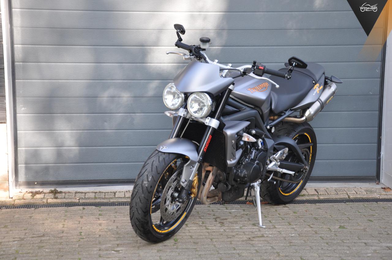 Triumph Street Triple R 675