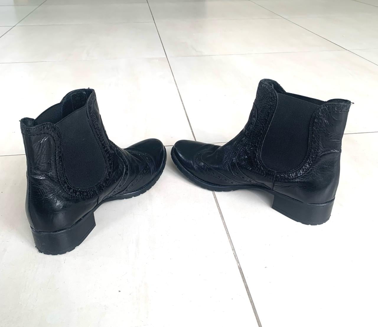 Nette zwarte schoenen/ laarzen