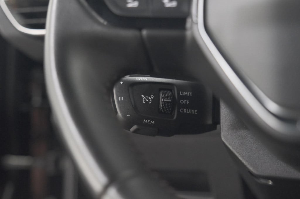 Peugeot 5008 puretech 130 eat8 active pack business | 7 zitplaatsen | camer