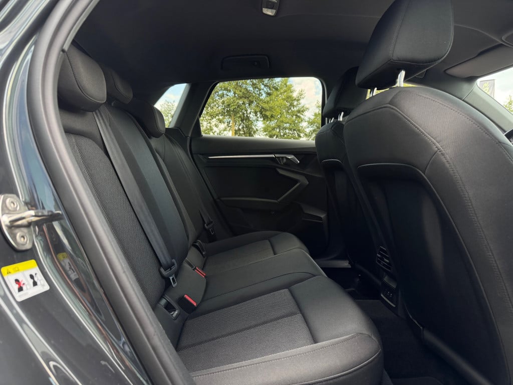 Audi A3 sportback 40 tfsi e edition * stoelverwarming * camera * adaptive c