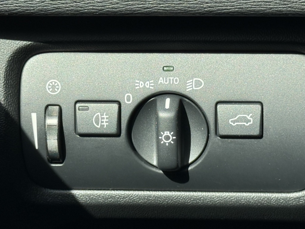 Volvo V40 t3 153pk aut6 polar+ sport| panodak| camera| trekhaak| keyless|