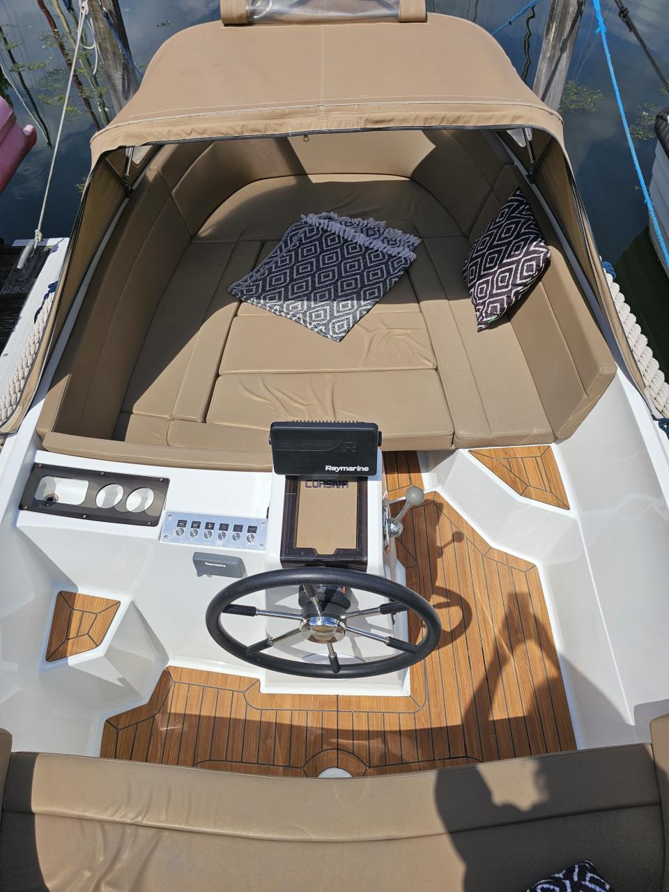 Sloep Corsiva Tender 595 uit 2020