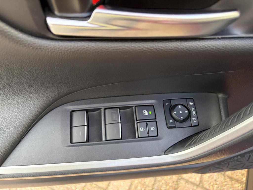 Suzuki Across 2.5 plug-in hybrid style
