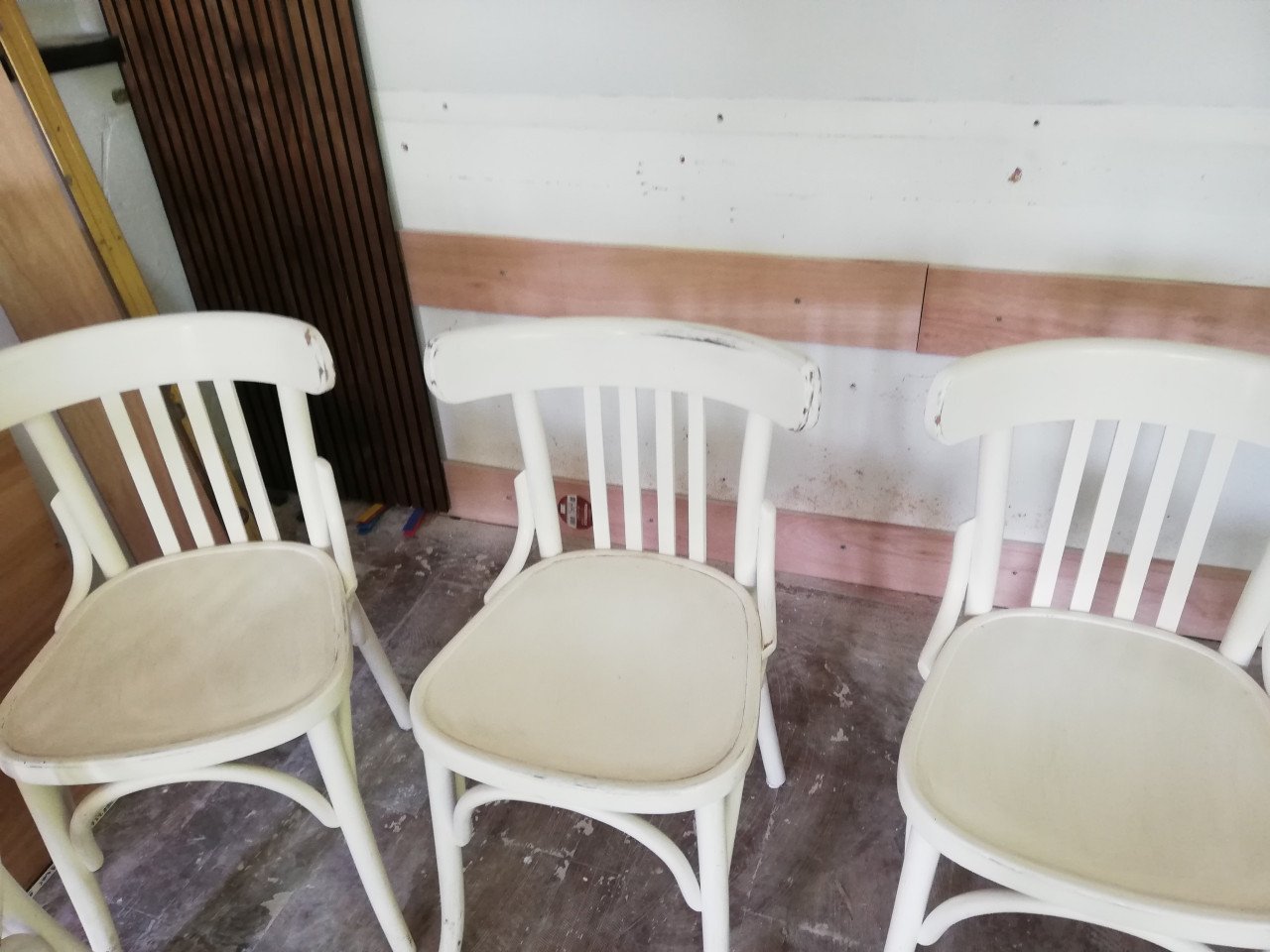 5 café stoeltjes