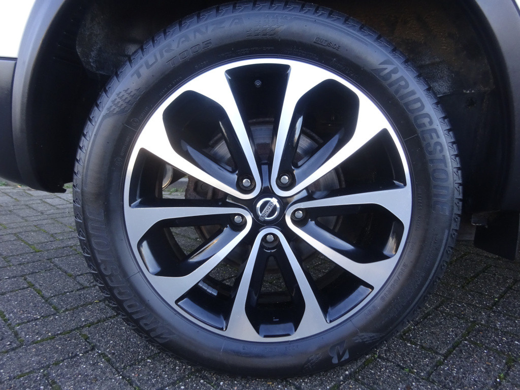 Nissan Qashqai 1.6 connect edition climate control / camera / trekhaak / lm