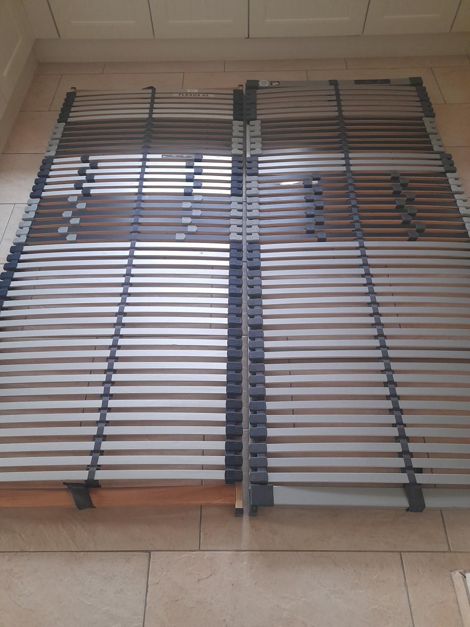 2 x lattenbodem 90 x 210 ( in goede nette staat )