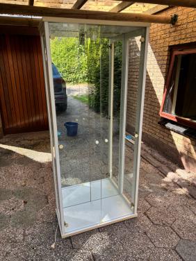 Vitrinekast, met verlichting
