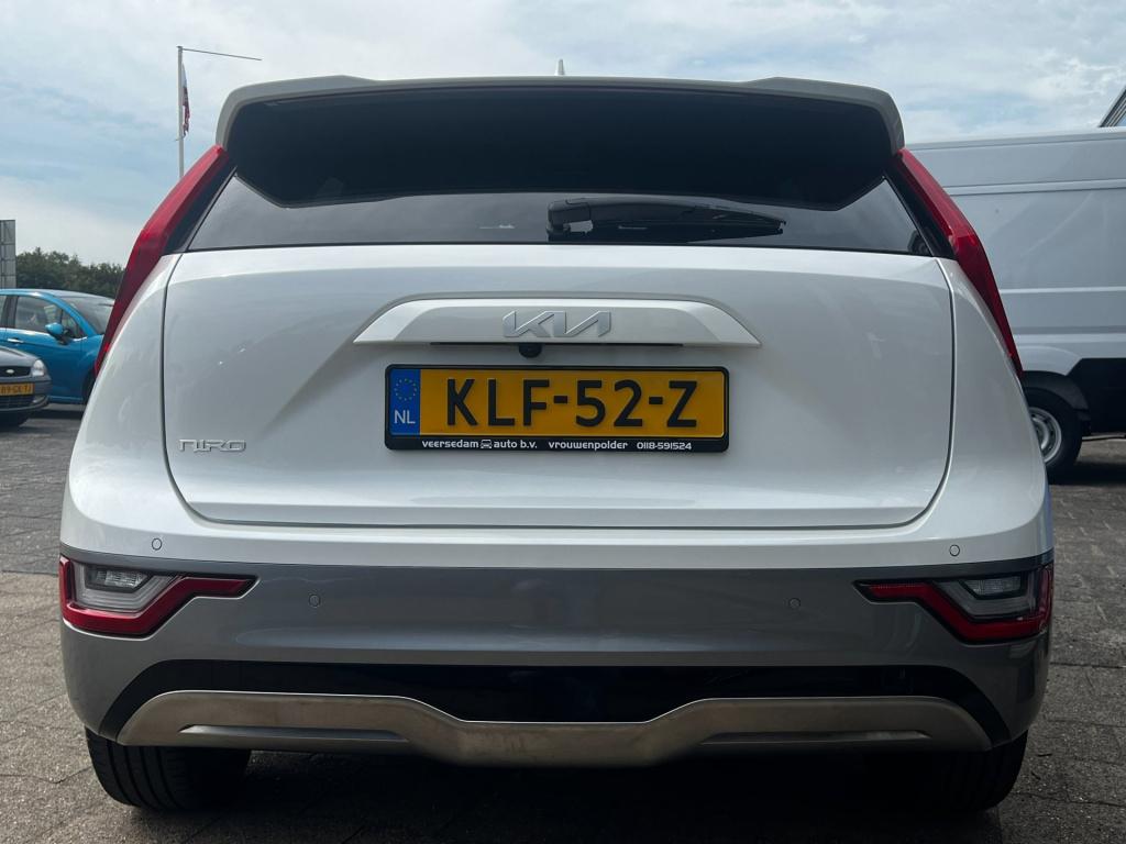 Kia Niro Ev executiveline 64.8 kwh full option, trekhaak afn. pearl white