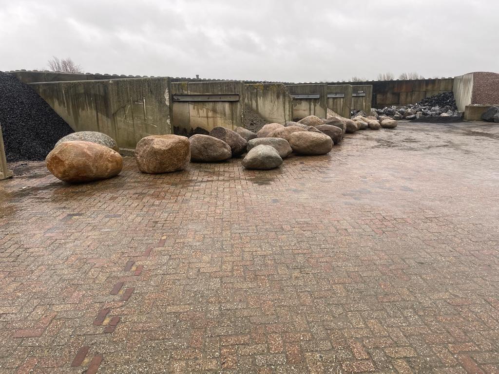 ZWERFKEIEN - div. soorten, maten en kleuren