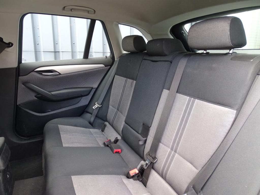 BMW X1 sdrive18i executive | bluetooth | stoelverwarming | 18"