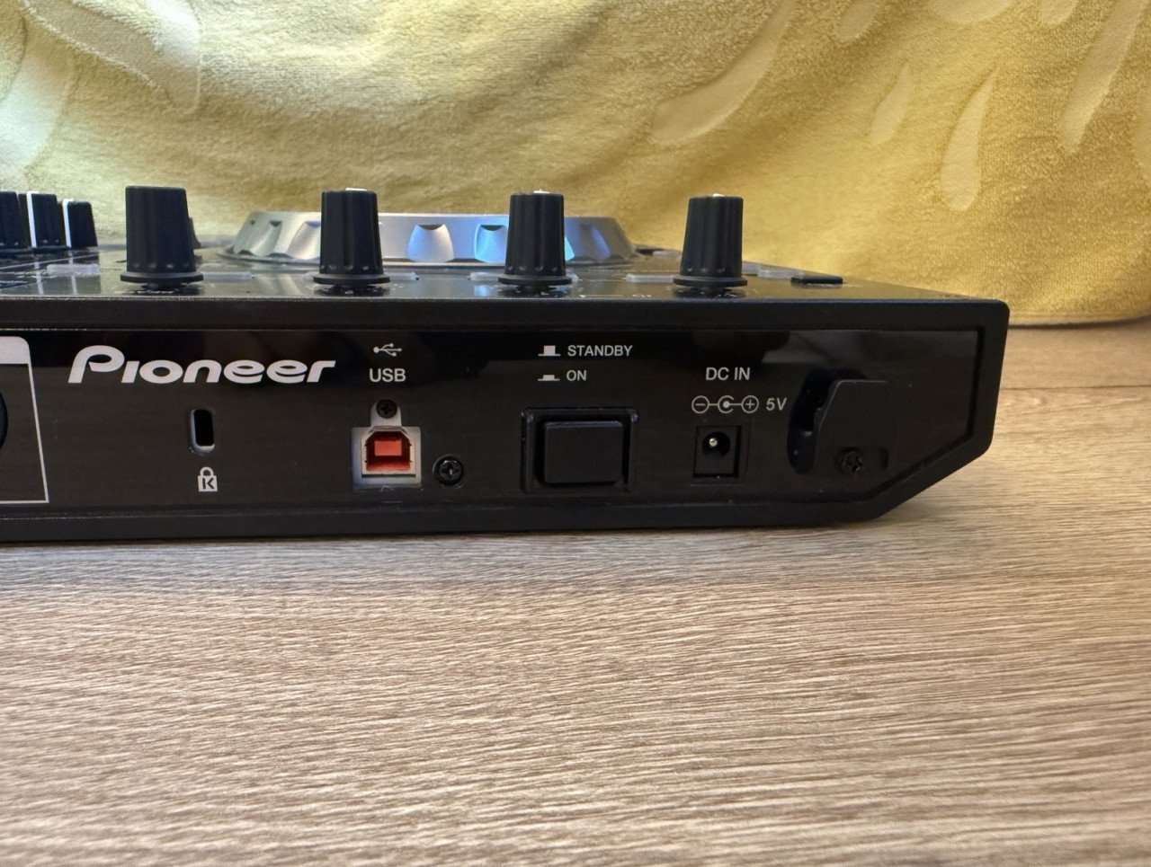Pioneer DDJ-SX2 DJ Controller