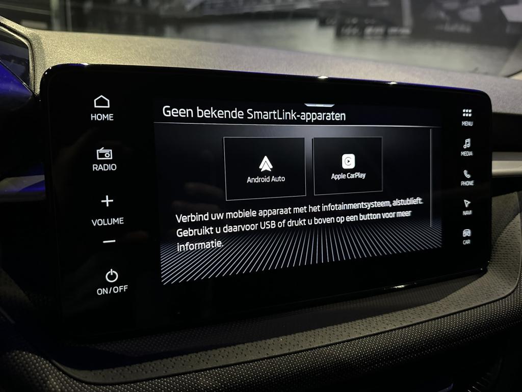 Skoda Fabia 1.0 tsi business edition *camera*pdc*winterpack*app*navi*