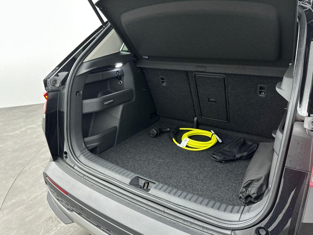 Skoda Elroq business edition tour elektromotor 150 kw / 204 pk