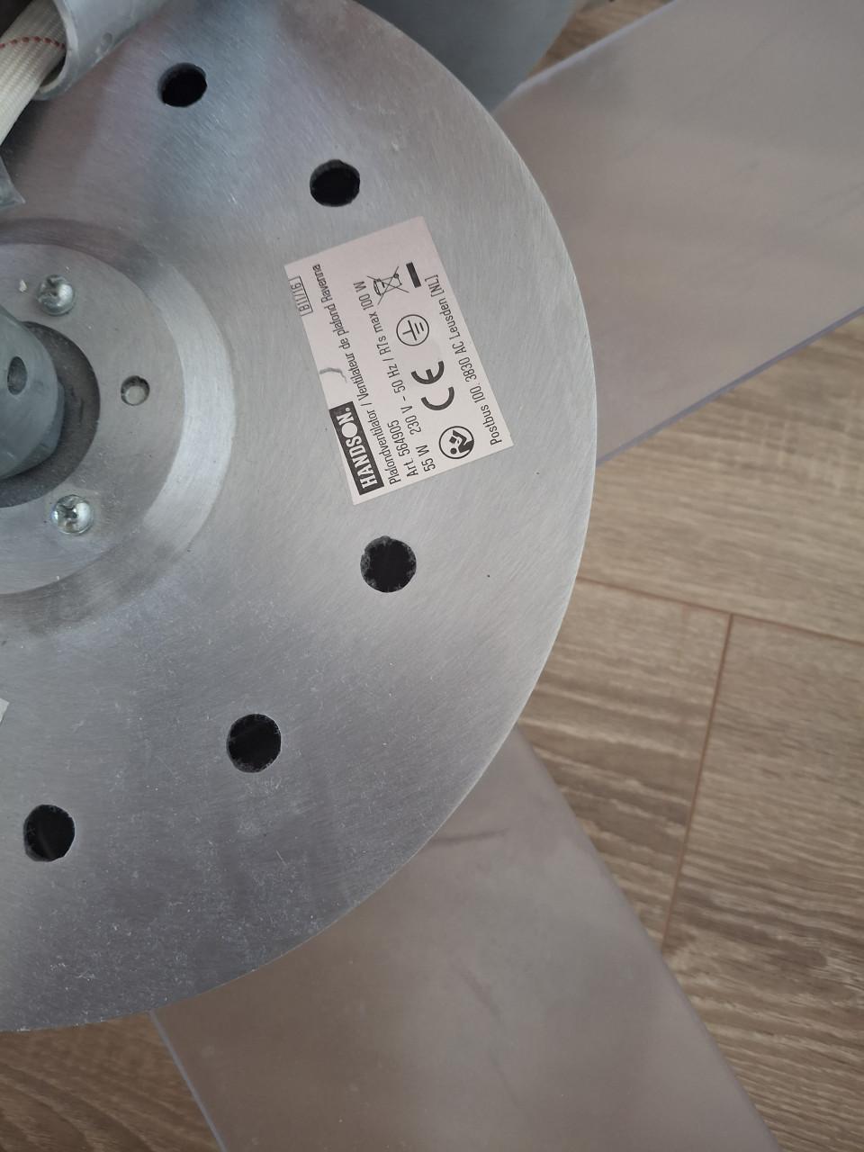 Gratis plafondventilator met licht