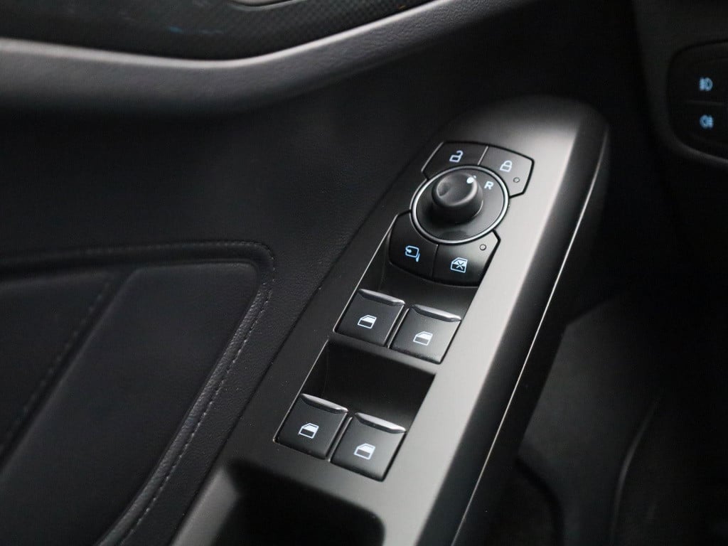 Ford Focus wagon 1.0 ecoboost hybrid st-line aut. | winterpack | climate co