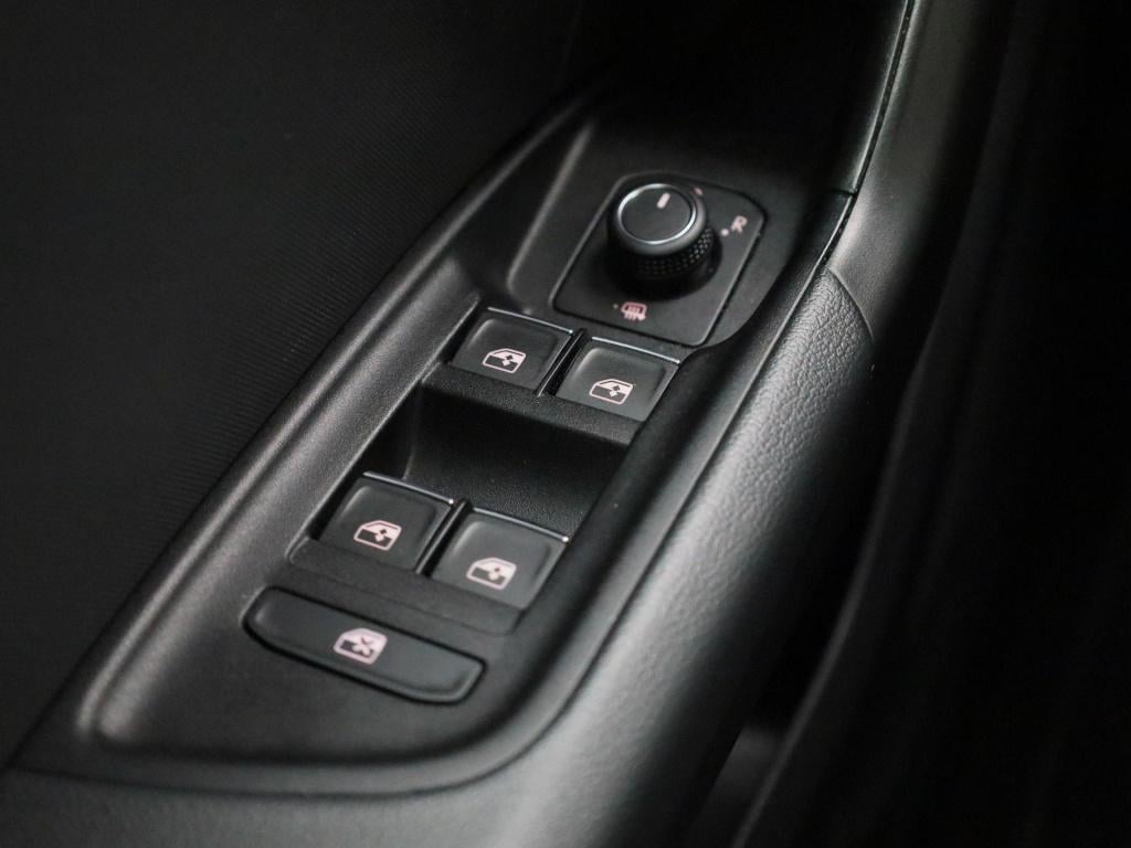 Audi A1 Sportback 30 tfsi advanced edition | parkeer sensoren | virtual coc