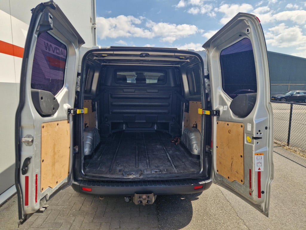 Ford Transit Custom 290 2.2 tdci l2h1 ambiente dc in zeer goede staat met n