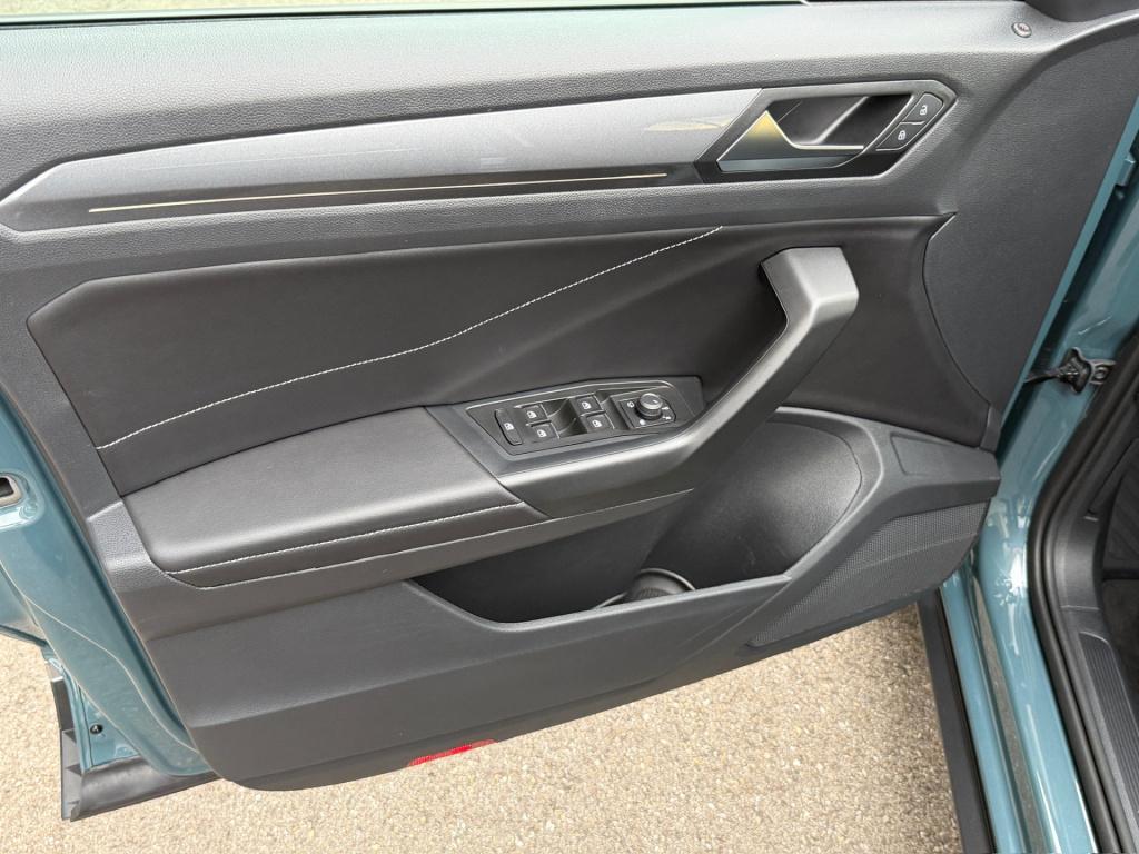 Volkswagen T-roc 1.5 tsi 150pk dsg style | navi | camera | ergo stoel | rij