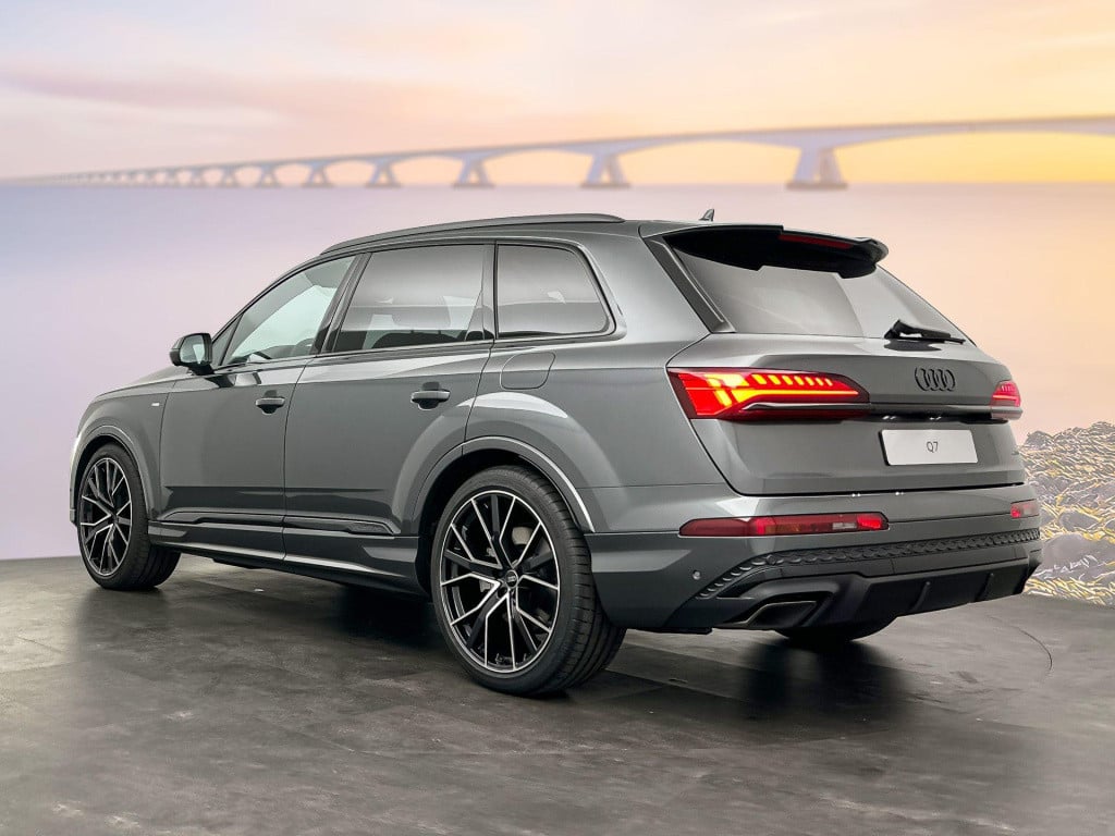 Audi Q7 pro line s 55 tfsi e 290 kw / 394 pk suv 8 versn.