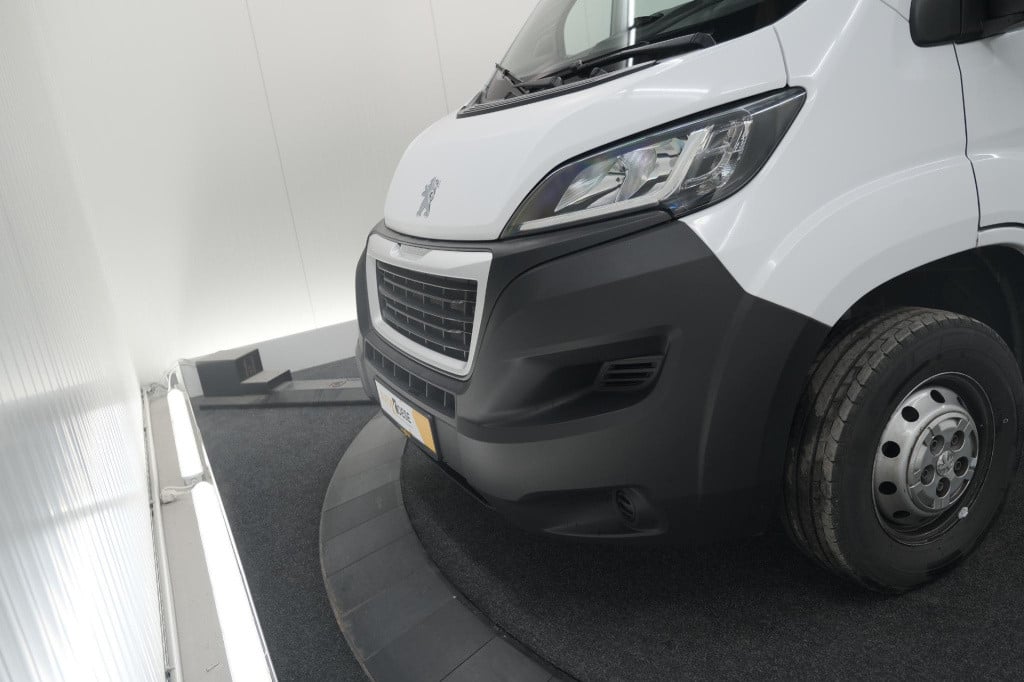 Peugeot Boxer 330 2.2 bluehdi 120 l1h1 premium | trekhaak | camera | betimm