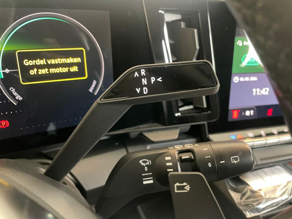 Renault Megane E-tech ev40 boost charge equilibre