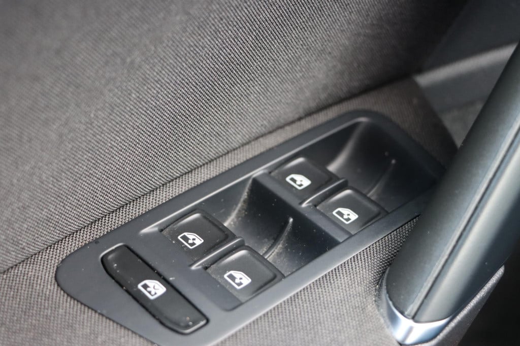 Volkswagen Golf variant 1.0 tsi connected series