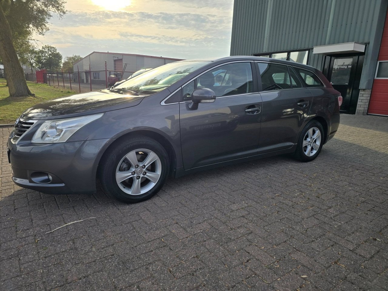 Toyota Avensis 1.8 VVT-i Dynamic Wagon