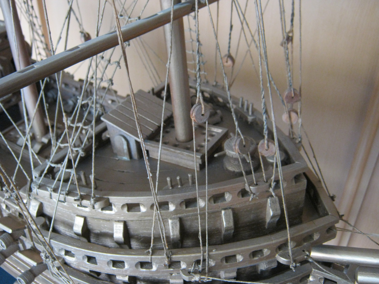 Volledig houten schip.