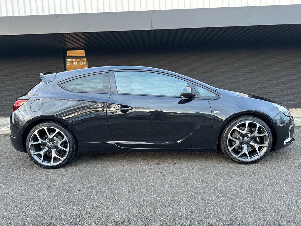 Opel Astra gtc 2.0 turbo opc