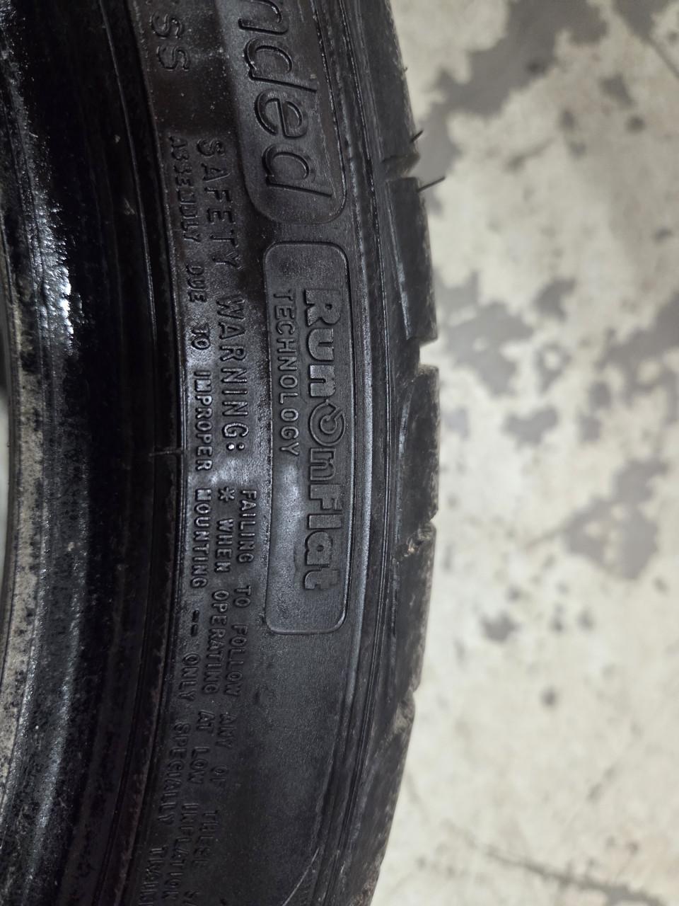 225-40-18 Goodyear Run Flat
