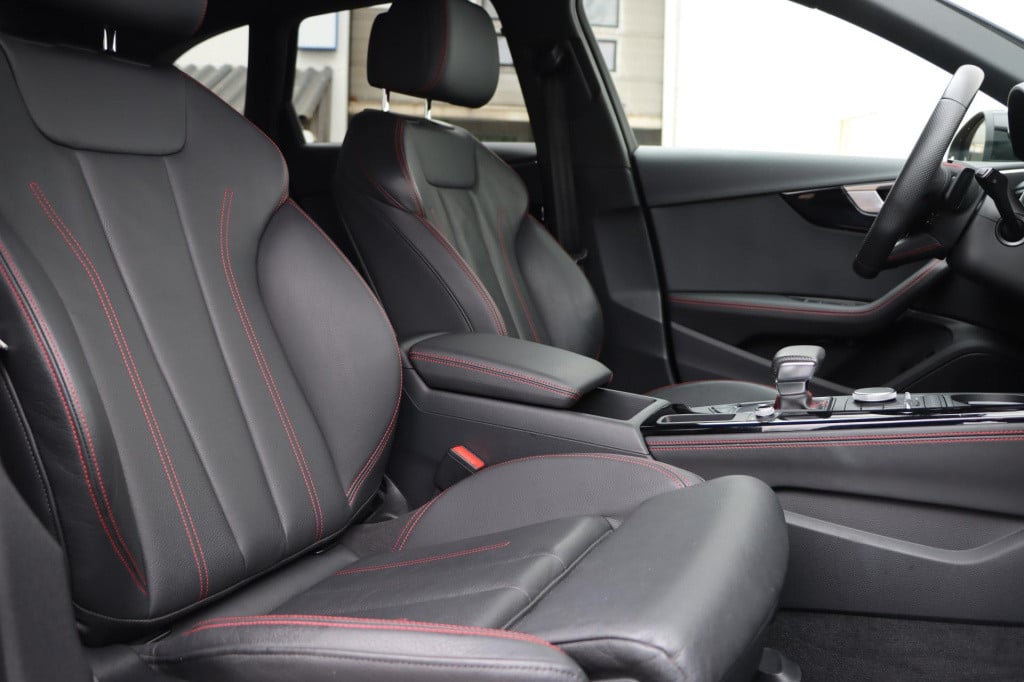 Audi A4 avant 35 tfsi s line black edition 150pk s-tronic