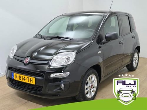 Fiat Panda occasion 1.2 popstar in zwart | sportieve look | trekhaak | twee