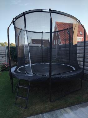 Salta trampoline inclusief veiligheidsnet en ladder