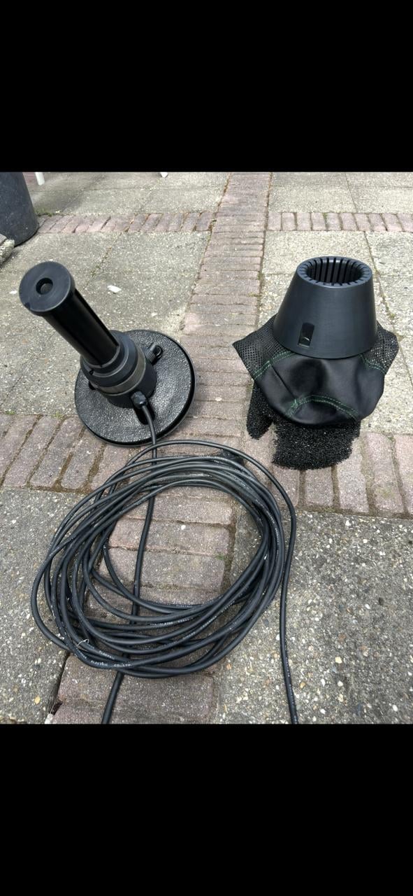 Te koop velda floating drijvend vijverfilter en 2500 lpu zuinige pomp