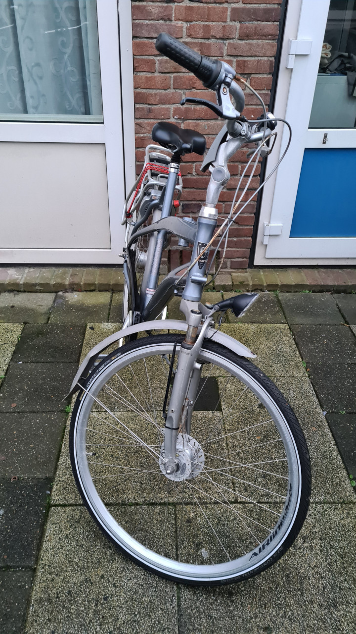Dames fiets 28inch-met 7 versnellingen-Fr.maat 59cm-Nieuw slot