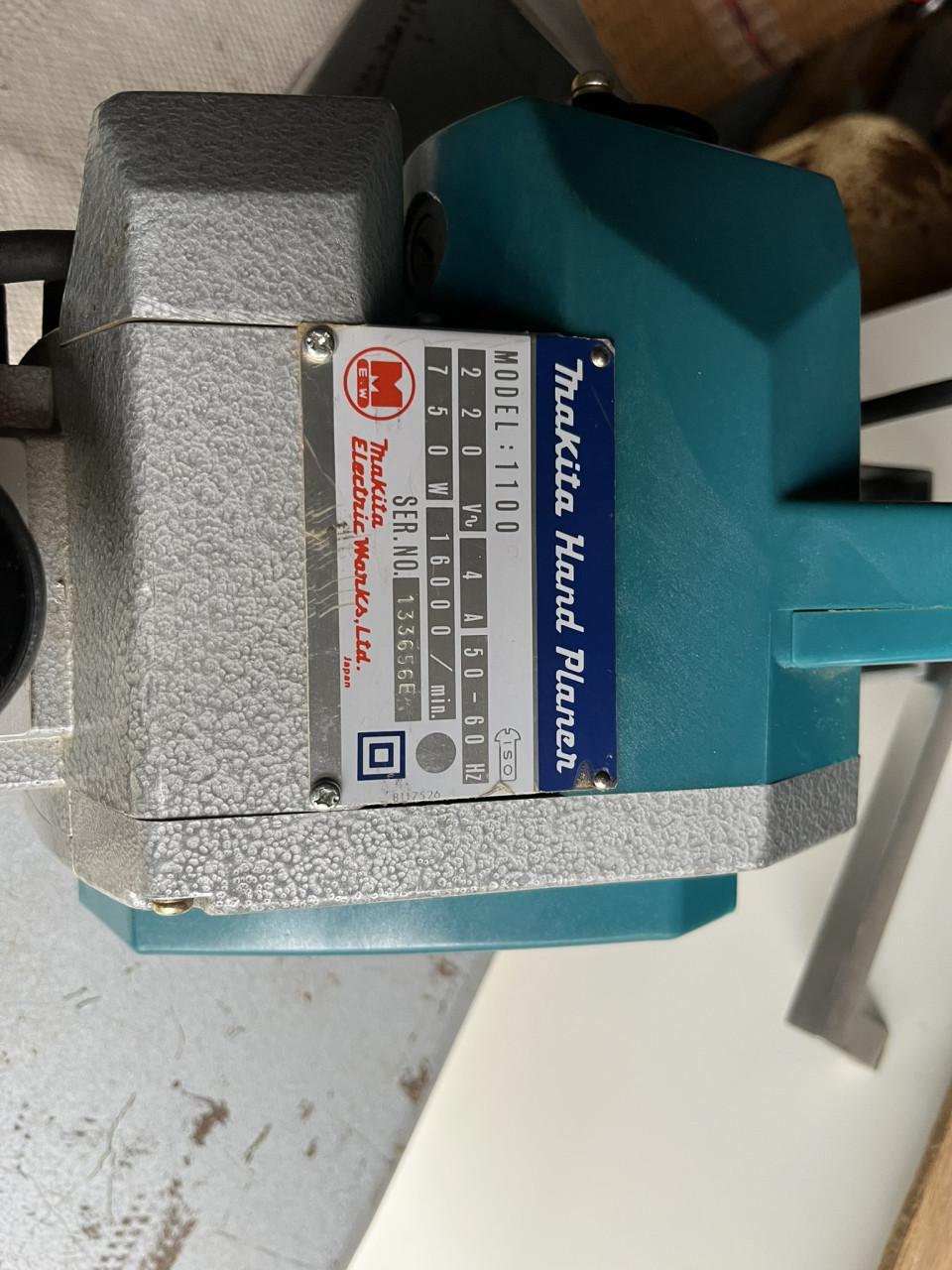 Schaafmachine Makita model 1100